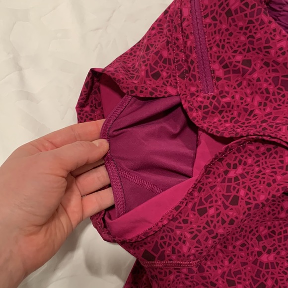 Lululemon tracked short pink size 8 - Picture 5 of 6